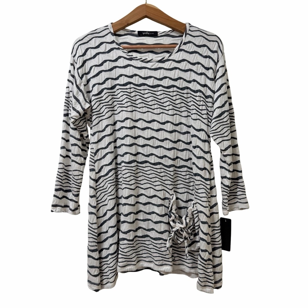 Yushi Womens Textured Asymmetrical Hem 3/4 Sleeve Top Size M Lagenlook Artsy NEW